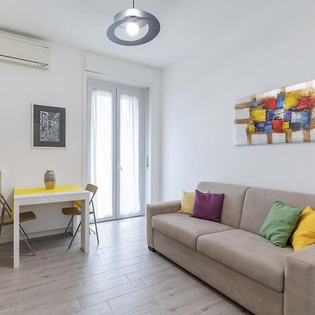 Piazza De Angeli M1 Comfortable Flat With Balcony Milaan Buitenkant foto
