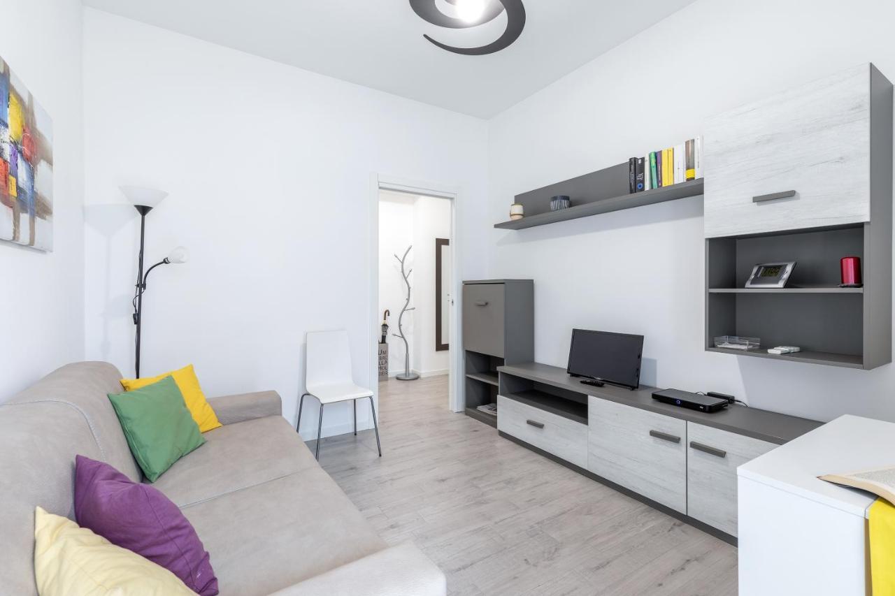 Piazza De Angeli M1 Comfortable Flat With Balcony Milaan Buitenkant foto