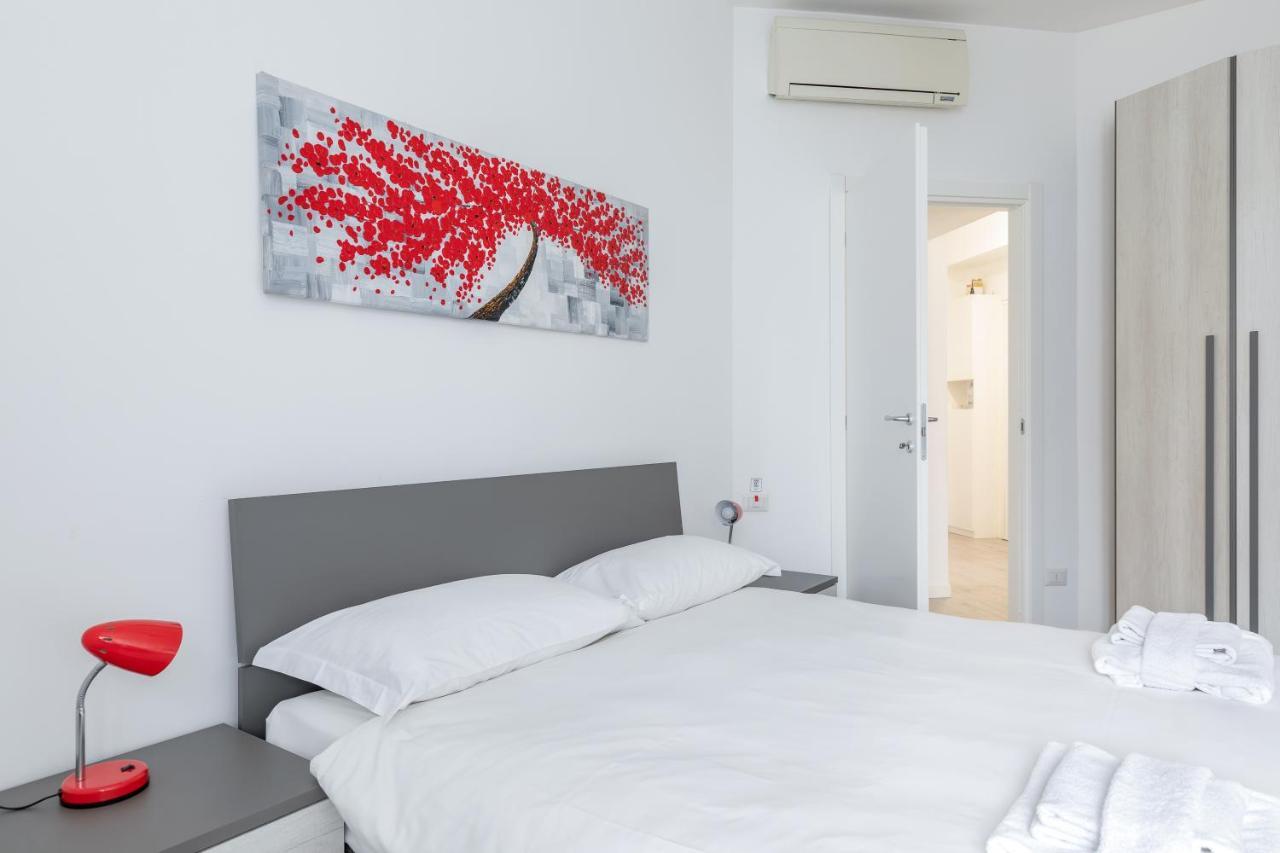 Piazza De Angeli M1 Comfortable Flat With Balcony Milaan Buitenkant foto