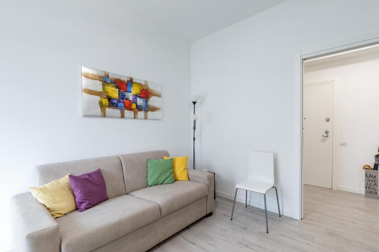 Piazza De Angeli M1 Comfortable Flat With Balcony Milaan Buitenkant foto
