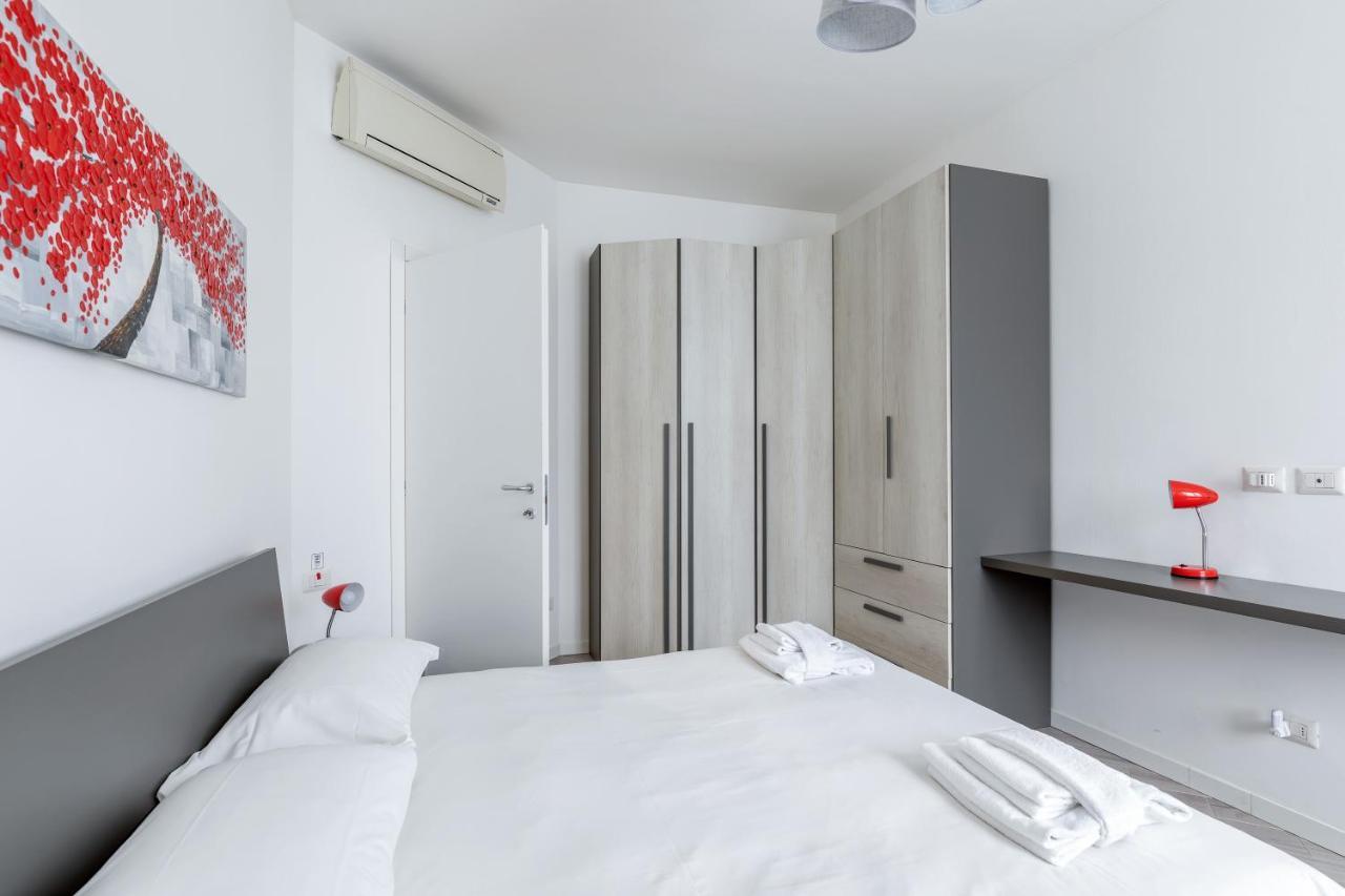 Piazza De Angeli M1 Comfortable Flat With Balcony Milaan Buitenkant foto