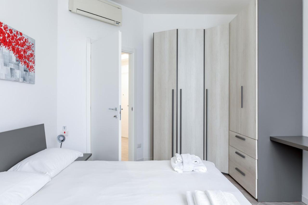 Piazza De Angeli M1 Comfortable Flat With Balcony Milaan Buitenkant foto