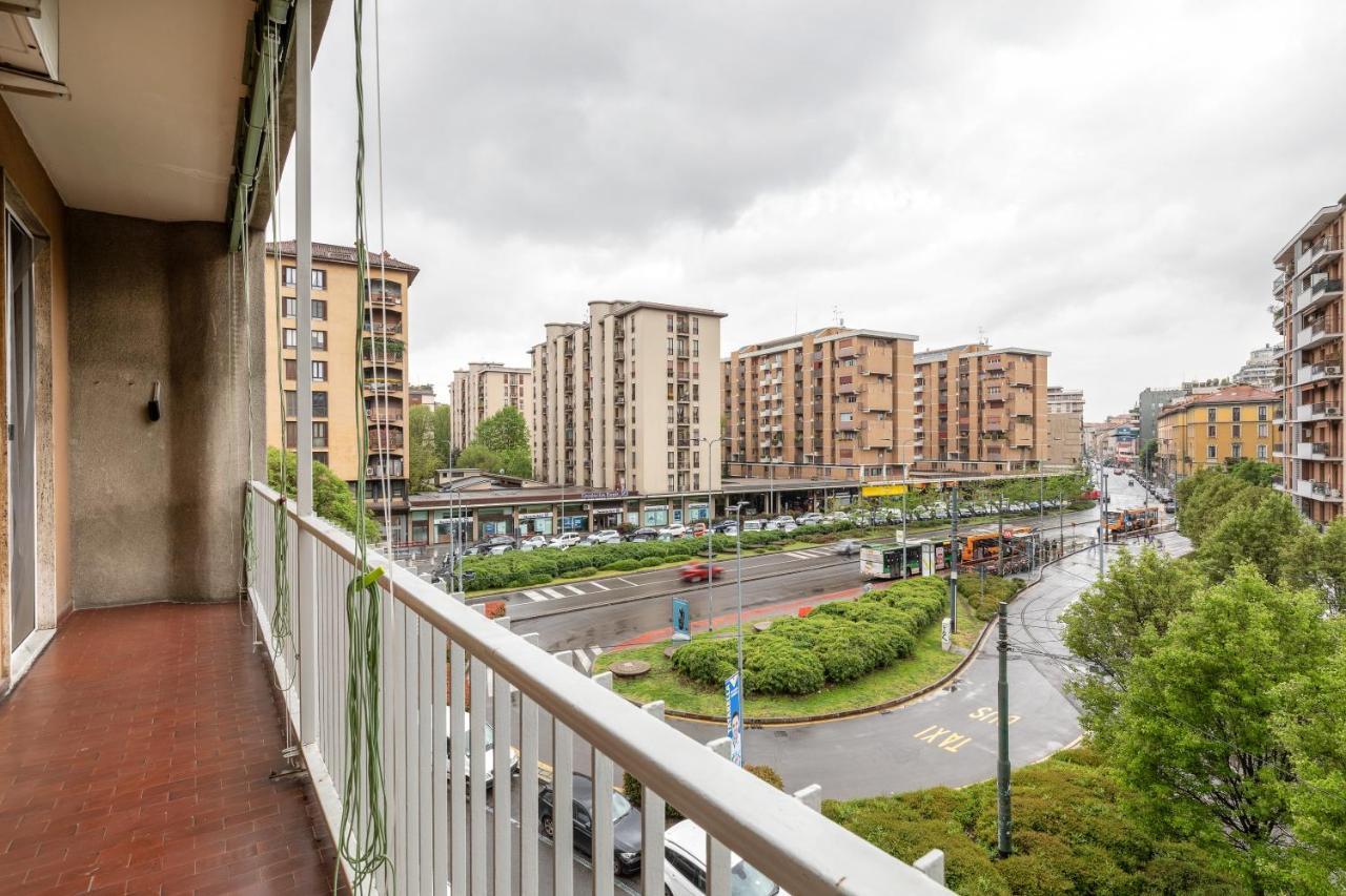 Piazza De Angeli M1 Comfortable Flat With Balcony Milaan Buitenkant foto