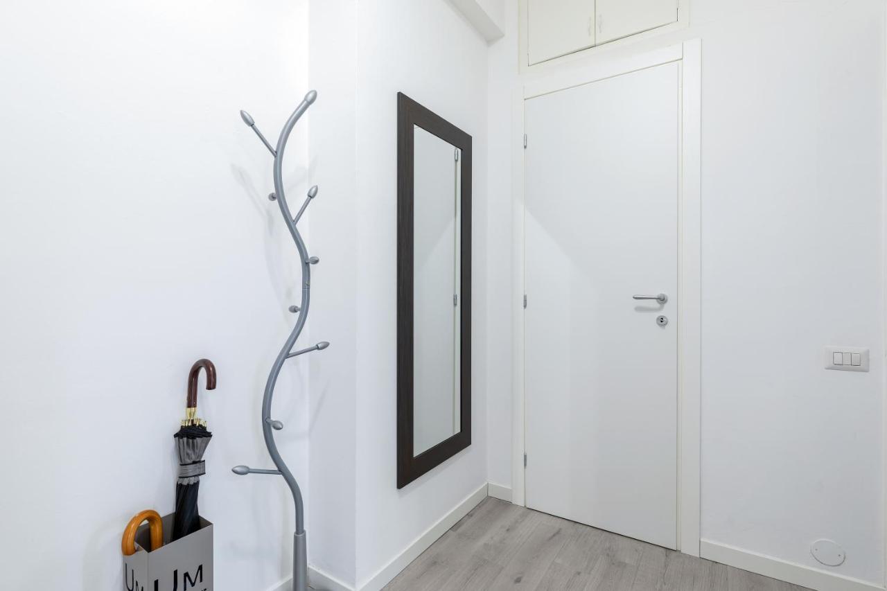 Piazza De Angeli M1 Comfortable Flat With Balcony Milaan Buitenkant foto